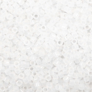Perles Miyuki delicas 11/0 Opal white DB-220
