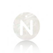 Pendentifs coquillage specials lettre N Blanc (couleur naturelle)