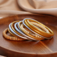 Sets d'inspiration Combinez des bracelets Katsuki avec des bracelets jonc type bouddhiste