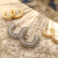 Sets d'inspiration Créez une collection originale avec des boucles d'oreilles en acier inoxydable