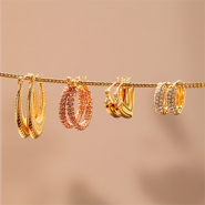 Sets d'inspiration Apportez couleur et forme à votre ligne de bijoux avec nos boucles d’oreilles en acier inoxydable