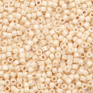 Perles Miyuki delicas 11/0 Ceylon antique beige DB-204