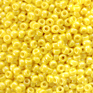 Perles de rocailles Miyuki 11/0 Opaque luster yellow 11-422