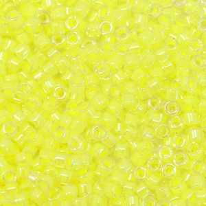 Perles Miyuki d&eacute;licas 11/0 Luminous lime aid yellow DB-2031