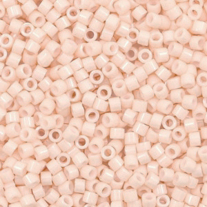 Perles Miyuki delicas 11/0 Opaque matte blush beige DB-354