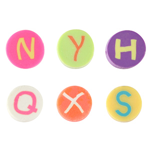 Perles en polym&egrave;re lettre Multicolore