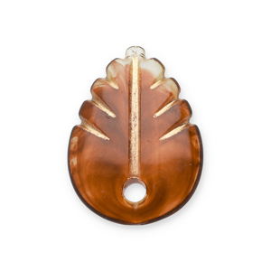 Pendentifs acryliques feuille Marron cognac-dor&eacute;