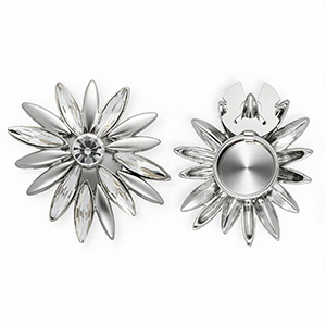 Cache-boutons fleur Argent&eacute;-cristal