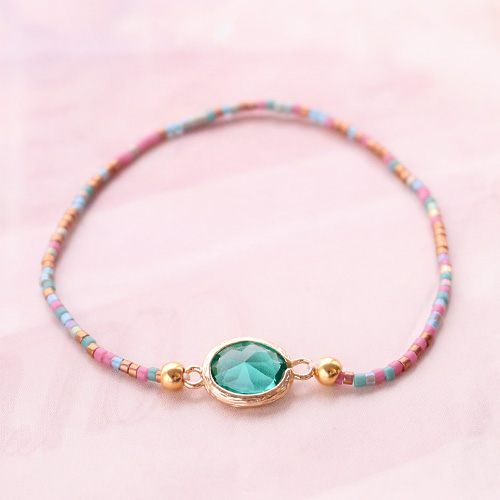 Bijoux subtils avec les nouveaux connecteurs Crystal Glass