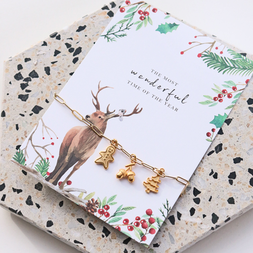 Lancez-vous dans un nouveau projet : des pendentifs en m&eacute;tal DQ et bois