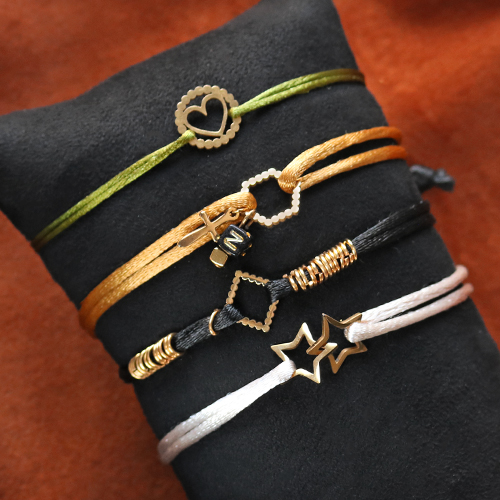 Voici comment utiliser les connecteurs en acier inoxydable pour confectionner vos bijoux tendance :