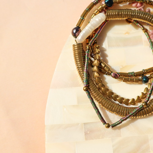 Temps d'inspiration avec nos perles h&eacute;matite exclusives