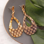 Fabriquez vous-m&ecirc;me des boucles d&rsquo;oreilles et bracelets avec les nouveaux pendentifs en r&eacute;sine + ruban &eacute;lastique imprim&eacute; serpent
