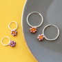 Vous pouvez confectionner ces magnifiques boucles d&rsquo;oreilles et bracelets avec Miyuki : 
