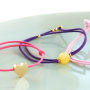 &Agrave; court d&rsquo;inspiration ? Voici comment confectionner des bracelets super tendance en fil &eacute;lastique :