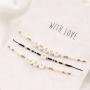 Des bracelets tendance en fil macram&eacute; avec des perles Miyuki et des perles lettres 