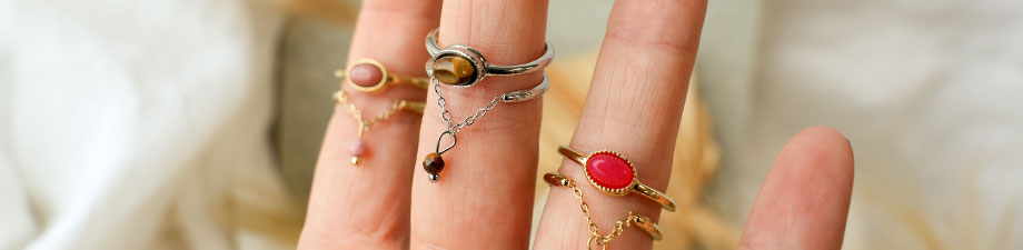 Splendide bague avec pierre naturelle en acier inoxydable Splendide bague avec pierre naturelle en acier inoxydable