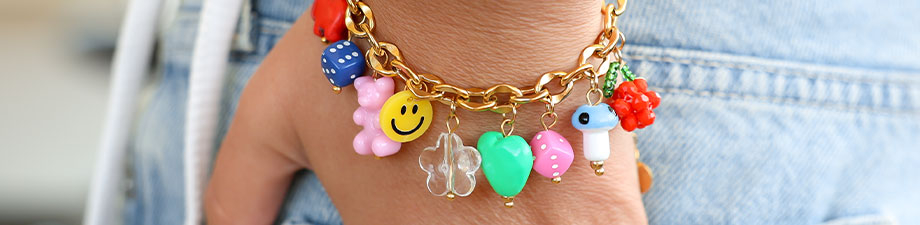 Nouvelle collection de perles en acrylique: dés et cœurs Nouvelle collection de perles en acrylique: dés et cœurs