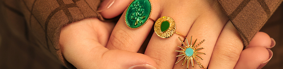 Magnifiques bagues en acier inoxydable avec émail Magnifiques bagues en acier inoxydable avec émail