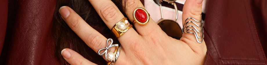 Nouvelle série de bagues en acier inoxydable avec pierres Nouvelle série de bagues en acier inoxydable avec pierres